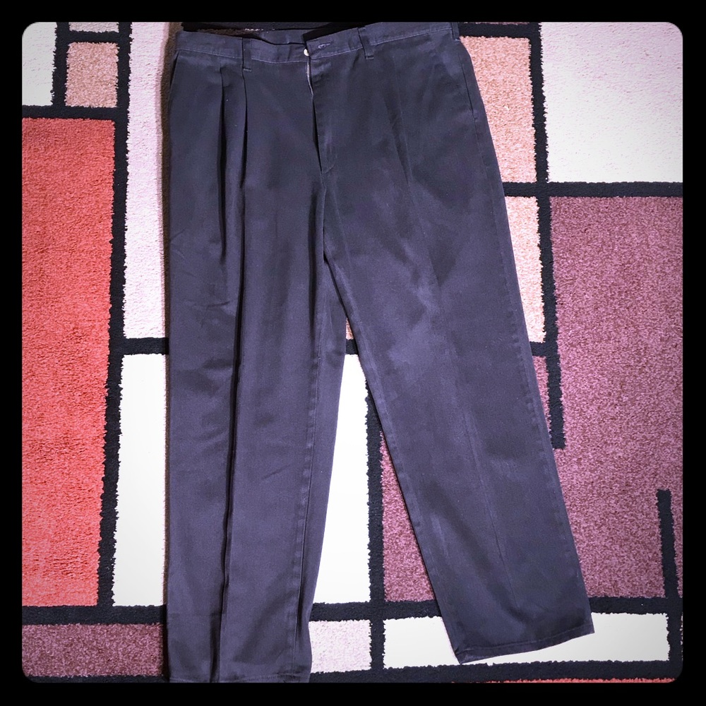🌟 Men’s Black Legendary Gold Khakis